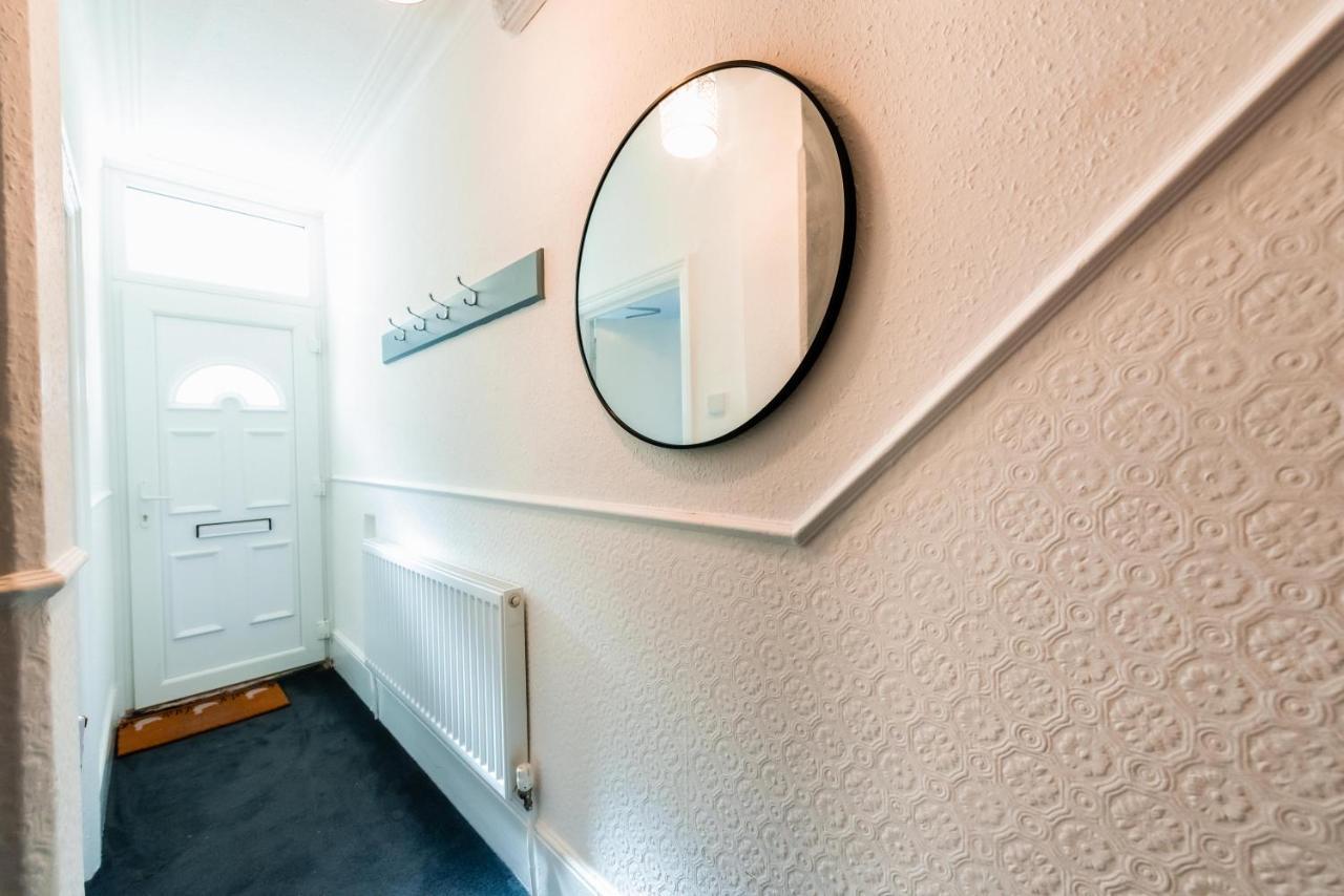 The Private Villa, Northampton Centre, 9 Beds, 5 Bedrooms, Sleeps 12 Dış mekan fotoğraf