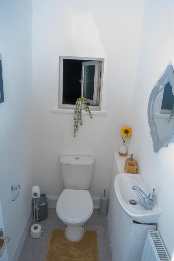 The Private Villa, Northampton Centre, 9 Beds, 5 Bedrooms, Sleeps 12 Dış mekan fotoğraf