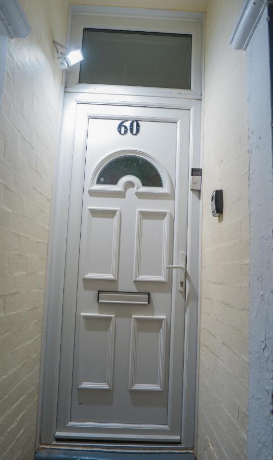 The Private Villa, Northampton Centre, 9 Beds, 5 Bedrooms, Sleeps 12 Dış mekan fotoğraf