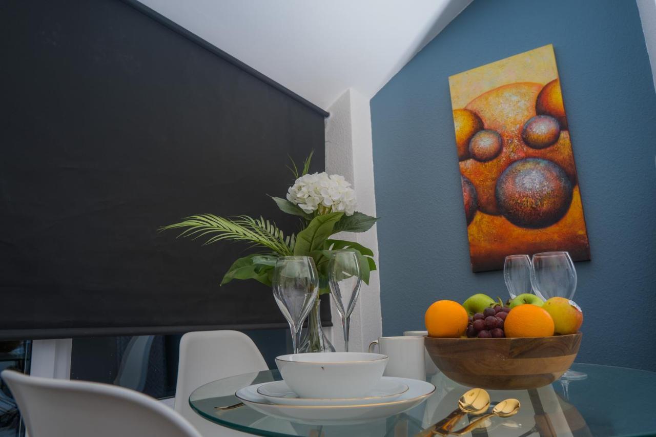 The Private Villa, Northampton Centre, 9 Beds, 5 Bedrooms, Sleeps 12 Dış mekan fotoğraf